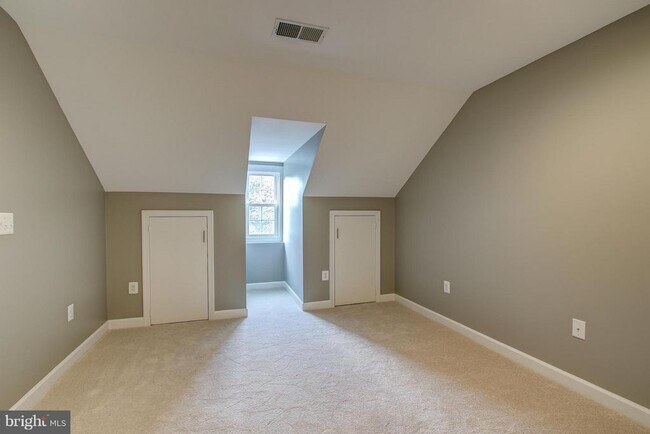 Building Photo - 3545 S Stafford St