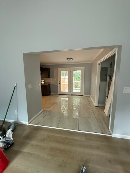 Building Photo - 507 Coronation Dr