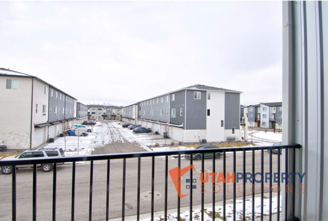 Building Photo - 396 S 980 W