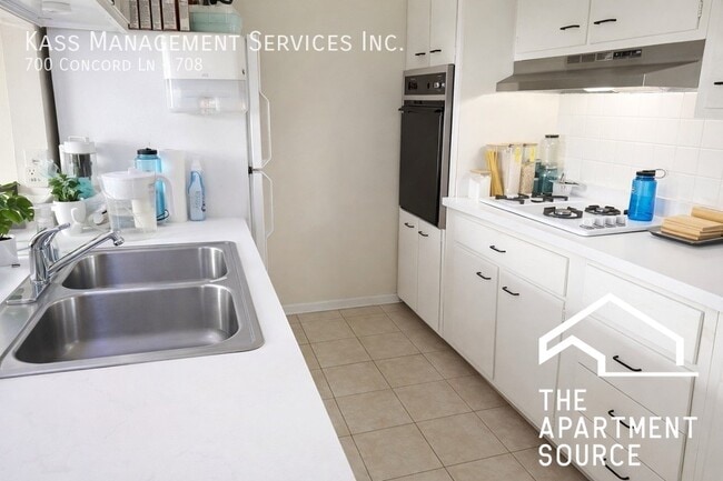 Building Photo - 700 Concord Ln