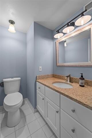 Building Photo - 1733 Camelot Dr