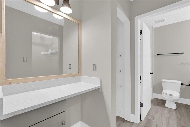 Building Photo - 544 Orange Dr