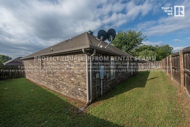 Building Photo - 2280 Bunker Ln