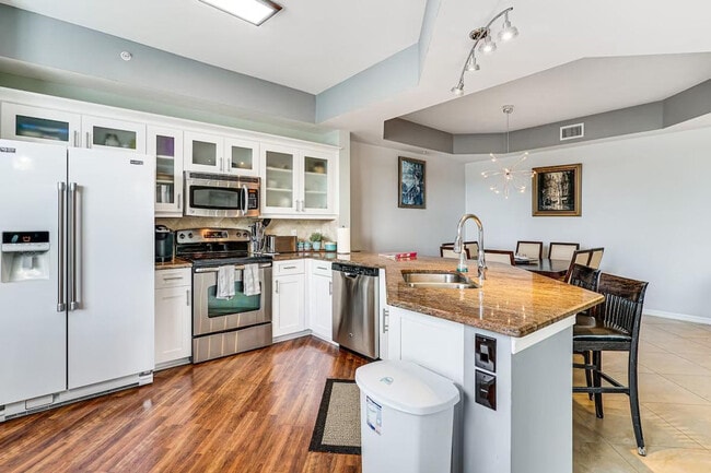 Building Photo - 14571 Legends Blvd N