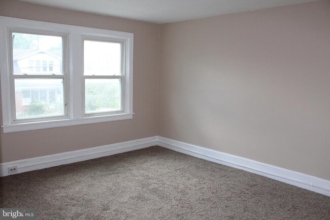 Building Photo - 23 W 2nd St