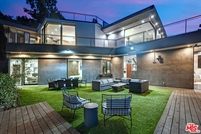 Building Photo - 3712 Broadlawn Dr