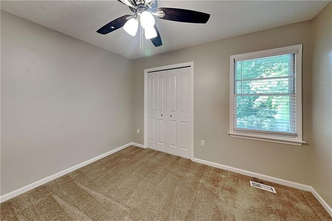 Building Photo - 4125 Inola Trail NE