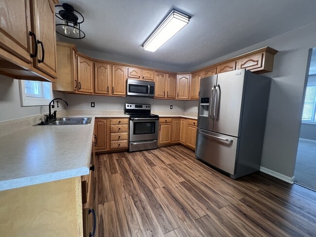 Building Photo - 848 Quadrilla St