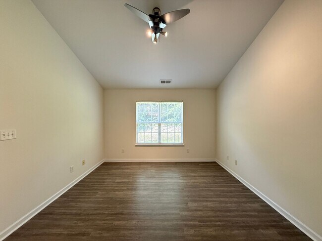 Building Photo - 1040 Treble Ct