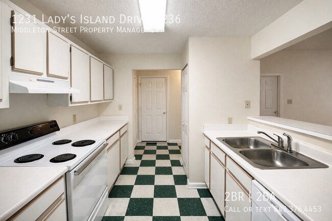 Building Photo - 1231 Ladys Island Dr
