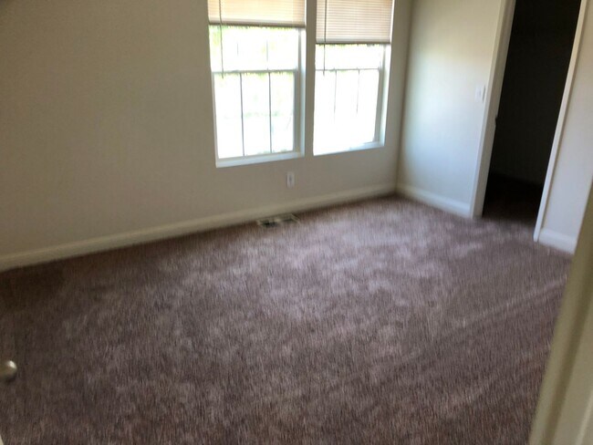 Building Photo - 3711 Compass Pointe Ave