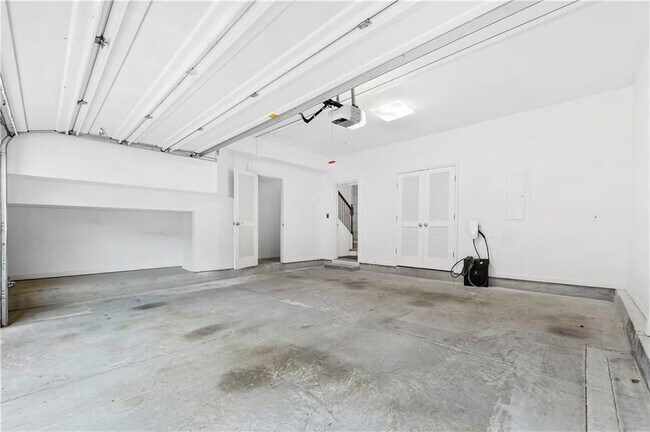Building Photo - 2844 Loftview Square