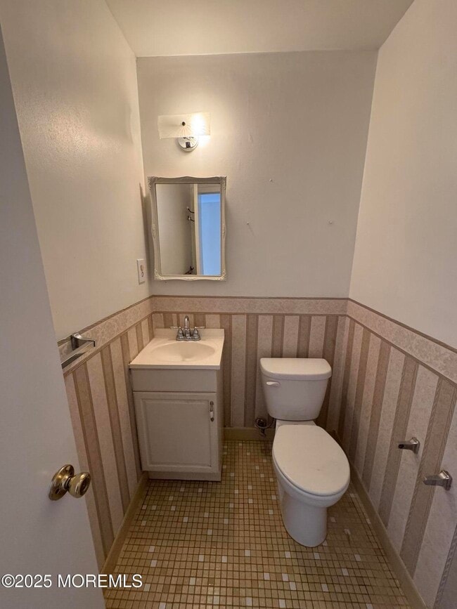 Building Photo - 171 Amberly Dr