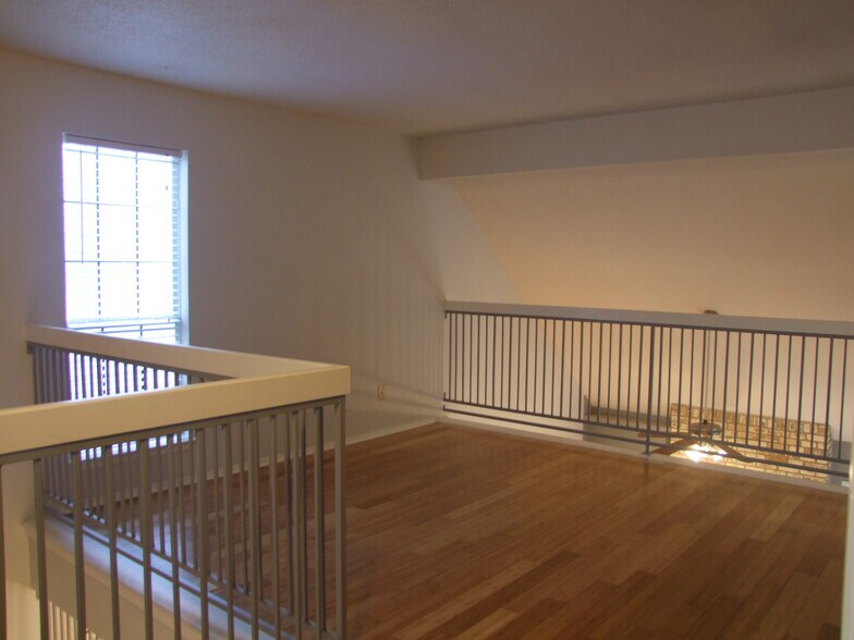 Building Photo - 8330 Fathom Cir