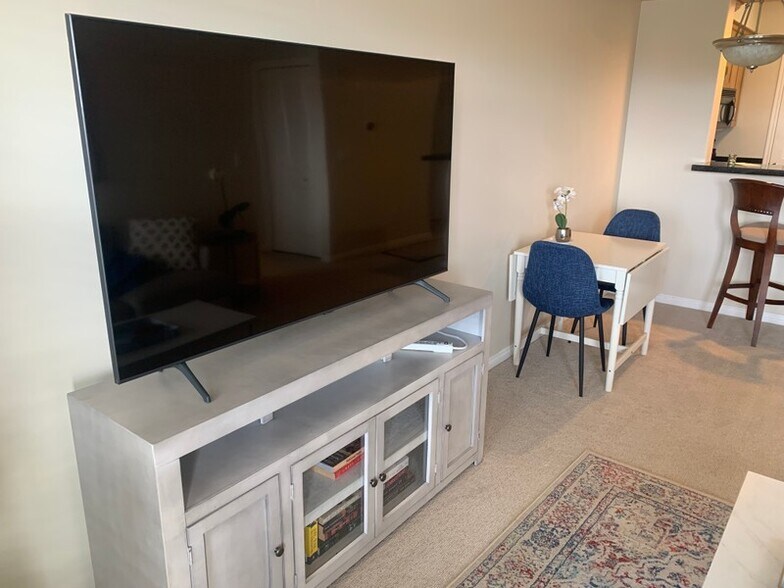 Building Photo - 5 S 500 W