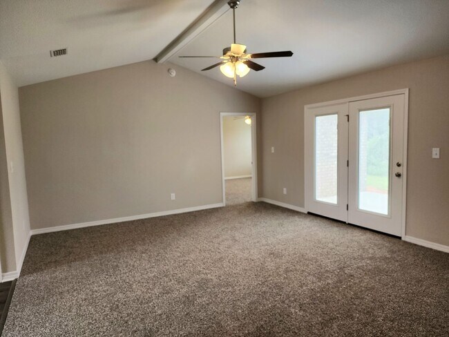 Building Photo - Corner lot 3/2 home in Elberta