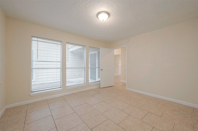 Building Photo - 15910 Tumbling Rapids Dr