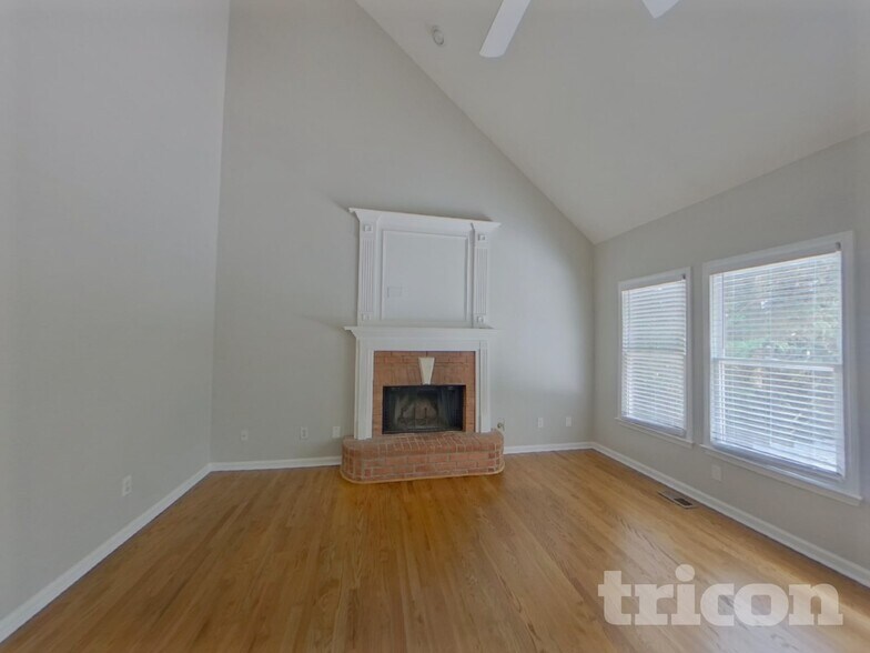 Building Photo - 1114 Fairview Club Cir