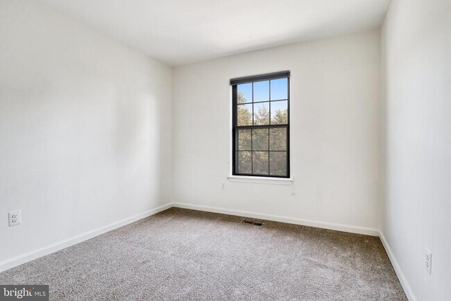 Building Photo - 3964 Rosebay Ct