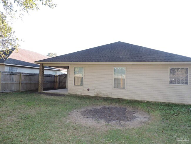 Building Photo - 644 Edith Ln