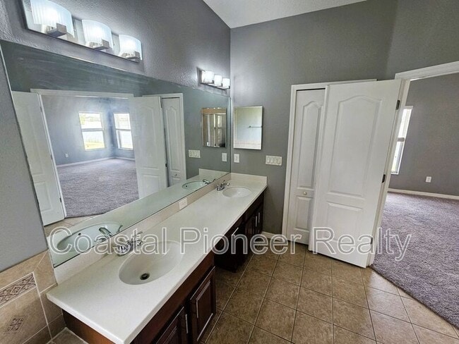 Building Photo - 1824 Mira Lago Cir