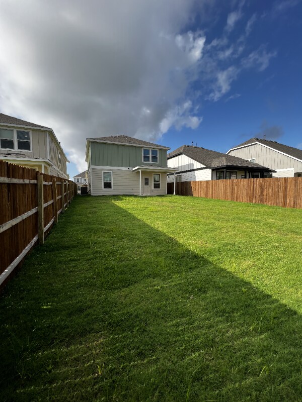 Building Photo - 456 Pickrell Lp