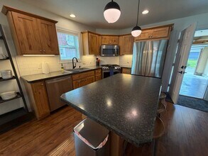 Building Photo - Josephine crossing 4 bedroom cottage