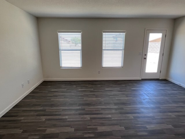 Living Room, door to back yard - 5545 S Havasu Creek Rd