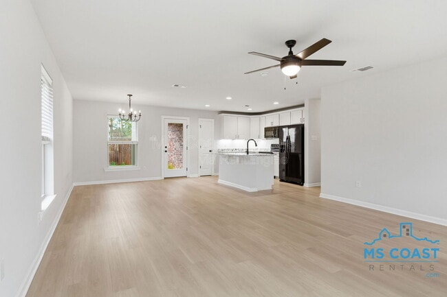 Building Photo - 14320 Southern Ave