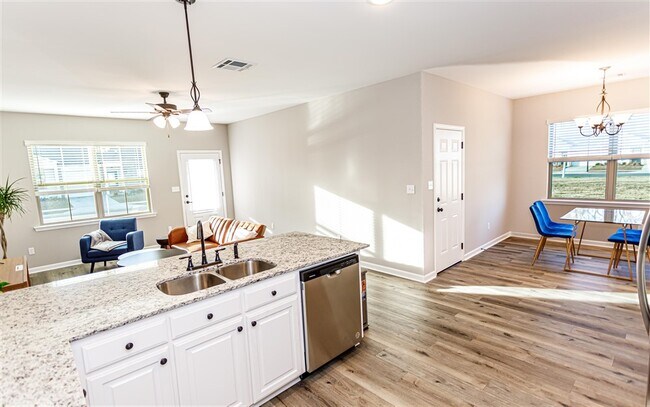 Building Photo - 2931 Niccoline Way