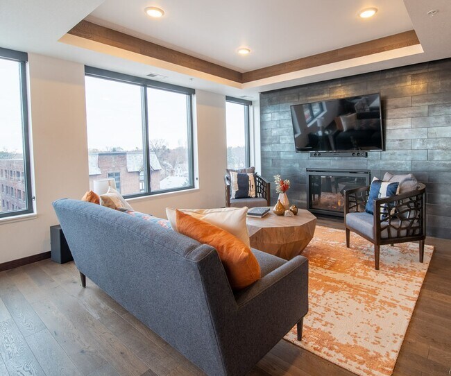 Building Photo - Grand & Syndicate Apartments