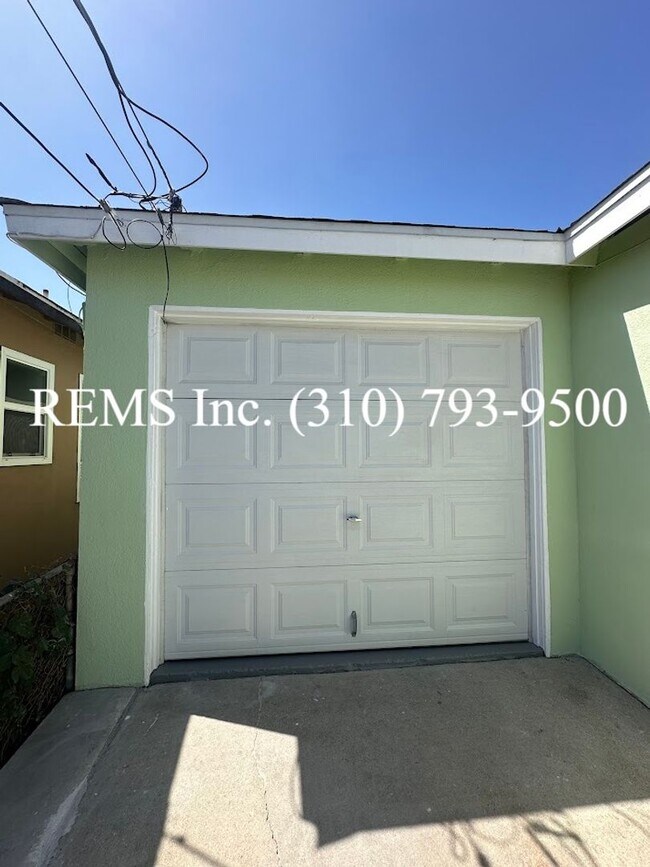 Building Photo - 4750-4752 W 164th Street