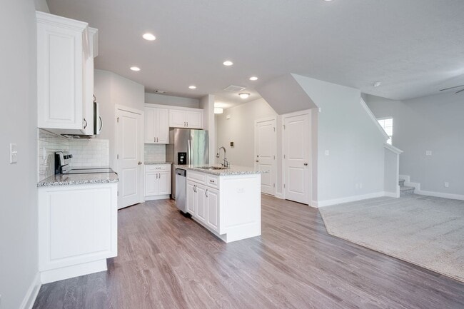 Building Photo - 3 Bedroom 2.5 Bath Townhouse