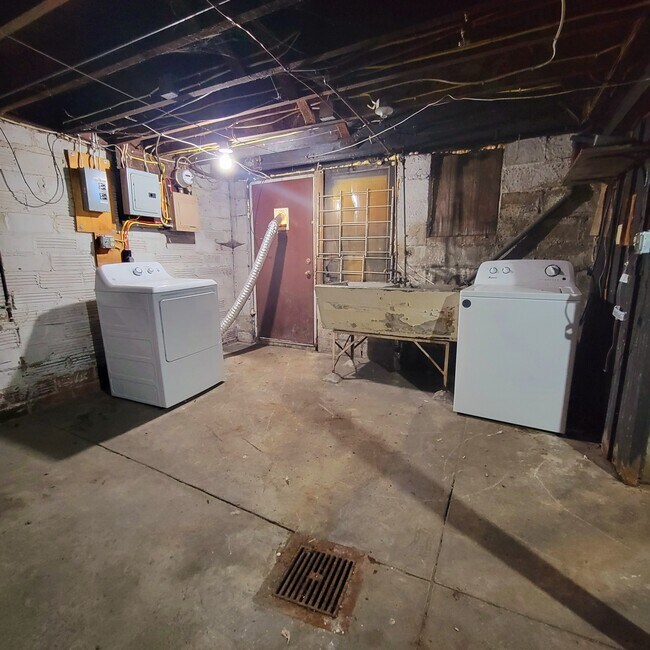 Building Photo - 1620 Beechwood Blvd