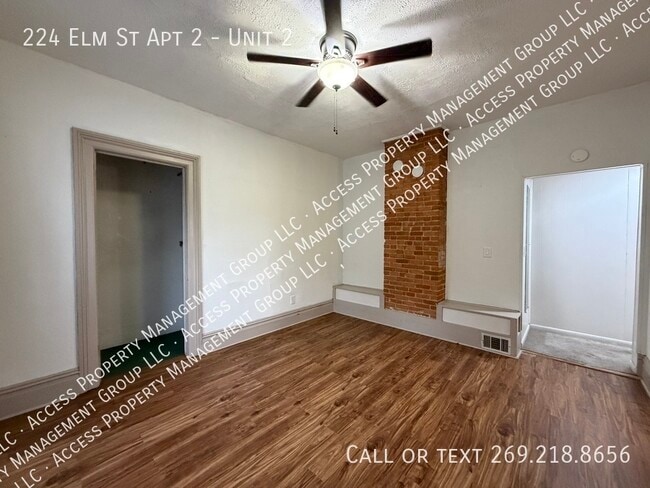 Building Photo - 224 Elm St