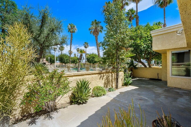 Building Photo - 41612 Aventine Ct