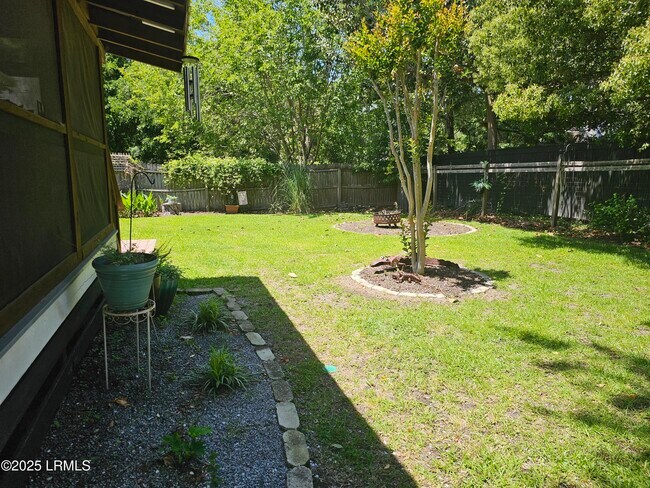 Building Photo - 2717 Oaklawn Ave