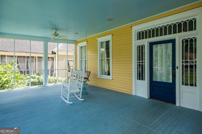 Building Photo - 765 Woodland Ave SE