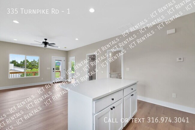 Building Photo - 335 Turnpike Rd