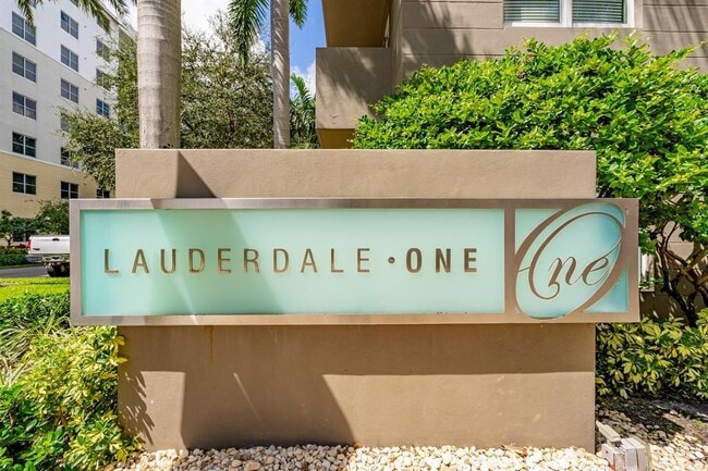 Building Photo - 2421 NE 65th St