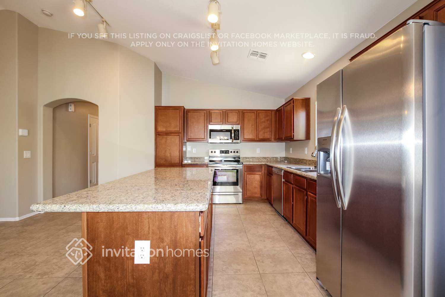 Building Photo - 17850 W Boca Raton Rd