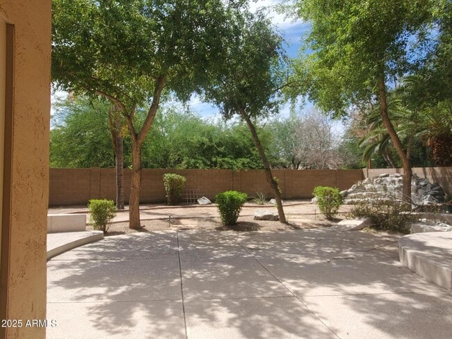 Building Photo - 2880 S Tumbleweed Ln
