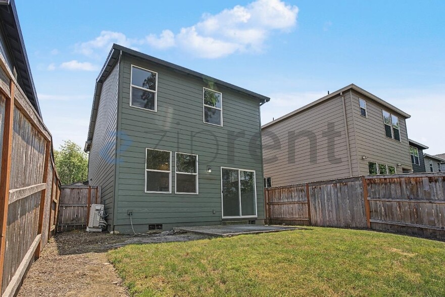 Building Photo - Unit