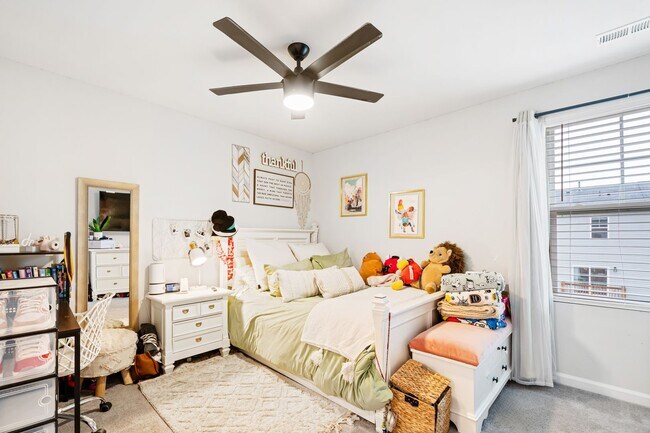 Building Photo - Modern 3-Bedroom Townhome in Magnolia Trace!