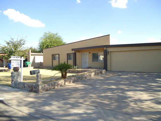 Primary Photo - 4 Bedroom 2 Bathroom- Gilbert & Southern