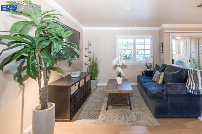 Building Photo - Resort living in Siena Hills-Condo with Pool, Gym and more!