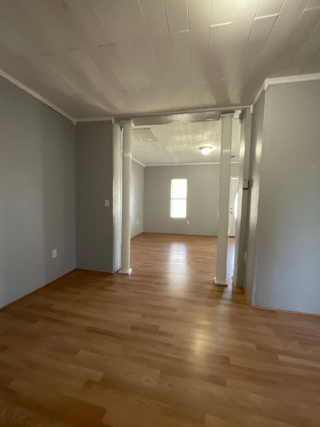 Building Photo - 623 NW 2nd St