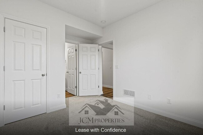 Building Photo - 929 Camden Ct