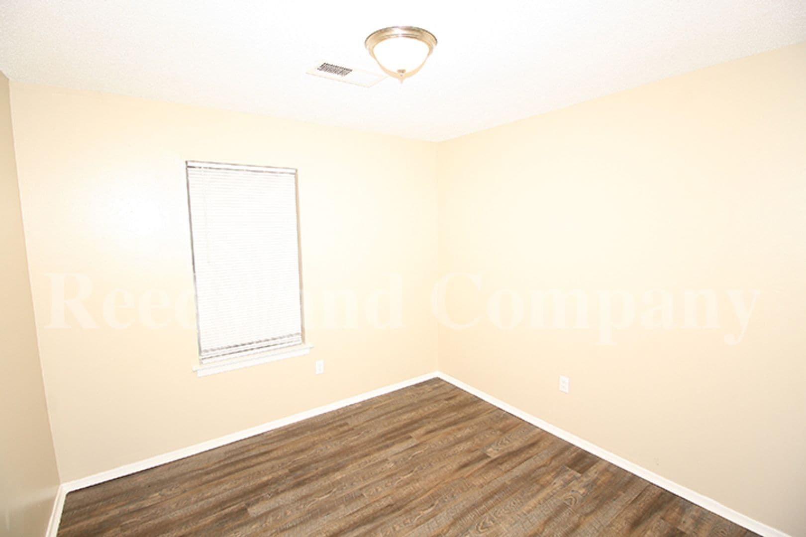 Building Photo - 5356 Lakeview Cove