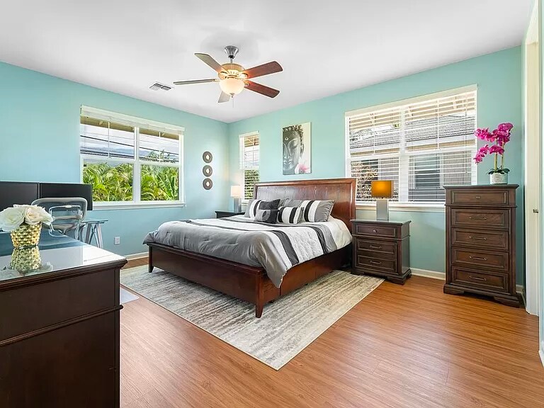 Building Photo - 142 Laukahi St